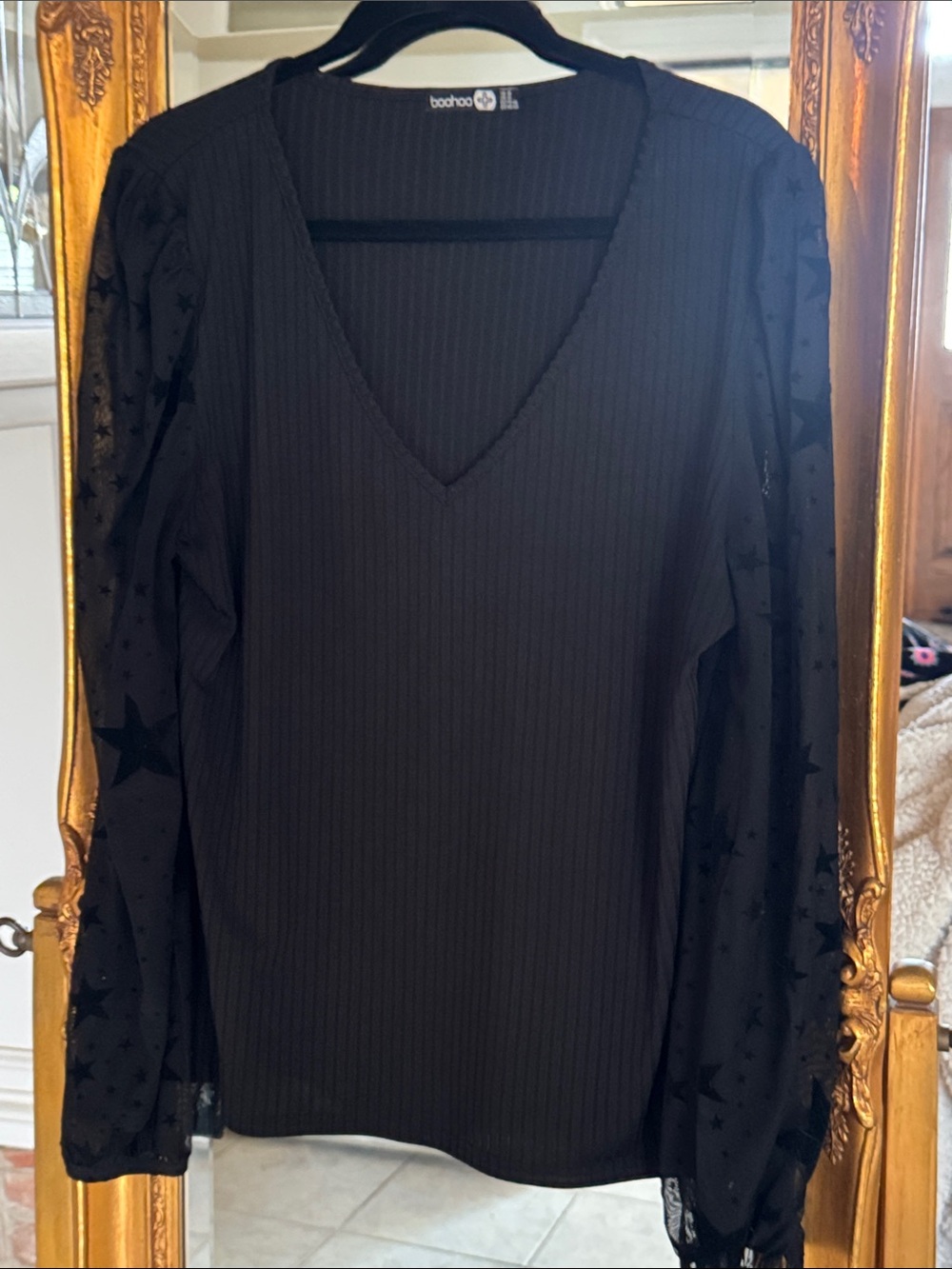 Boohoo Black V-Neck Ribbed Top with Star Sheer Balloon Sleeves